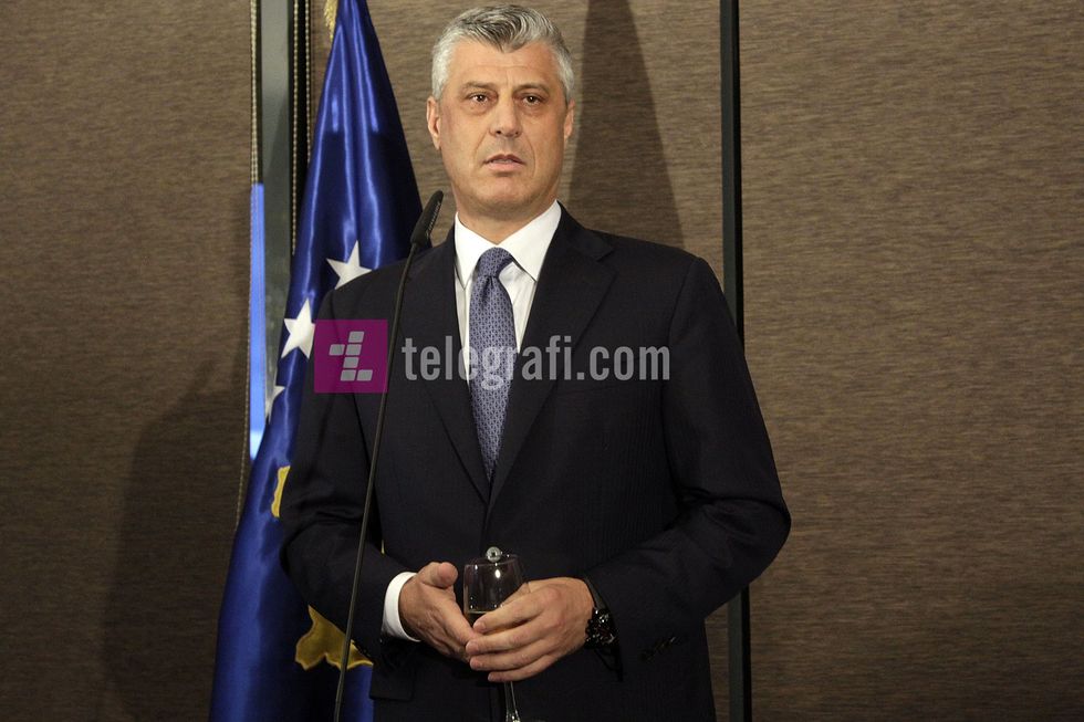 2016/06/Dita-Boterore-te-Lirise-se-Shtypit-Hashim-Thaci-me-perfaqesuesit-e-medieve-foto-Ridvan-Slivova-14-e1466596824789.jpg