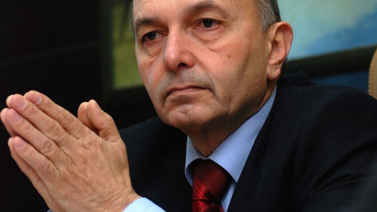 2016/06/isa-mustafa1.jpg