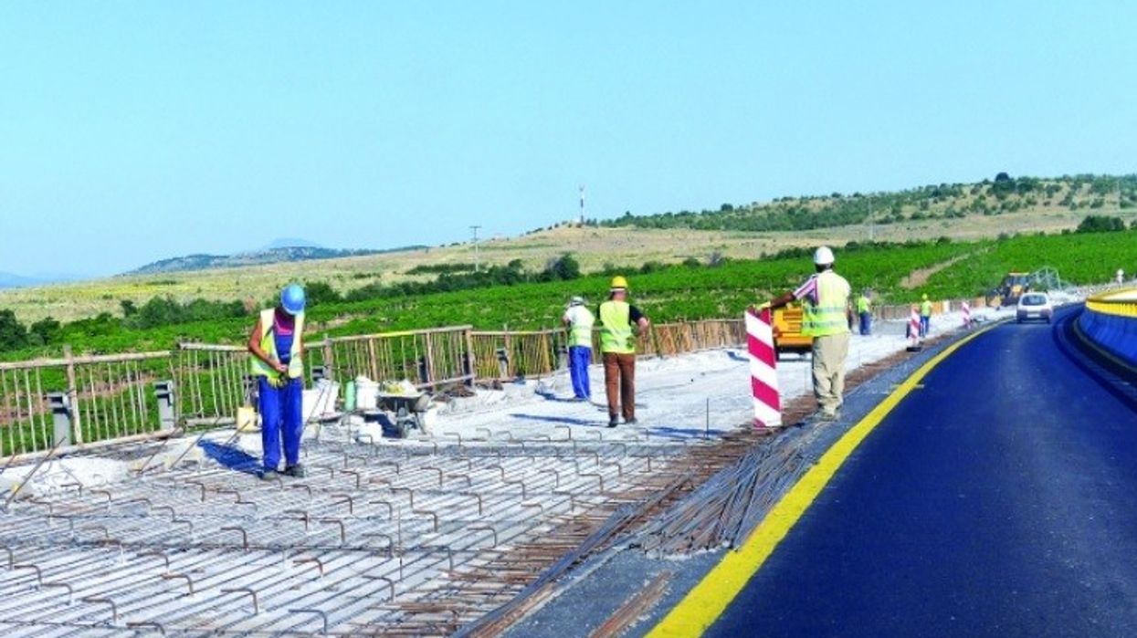 Autostrada e Korridorit 8: Traseja për në Strugë pret vendimin e UNESCO-s Autostrada e Korridorit 8: Traseja për në Strugë pret vendimin e UNESCO-s