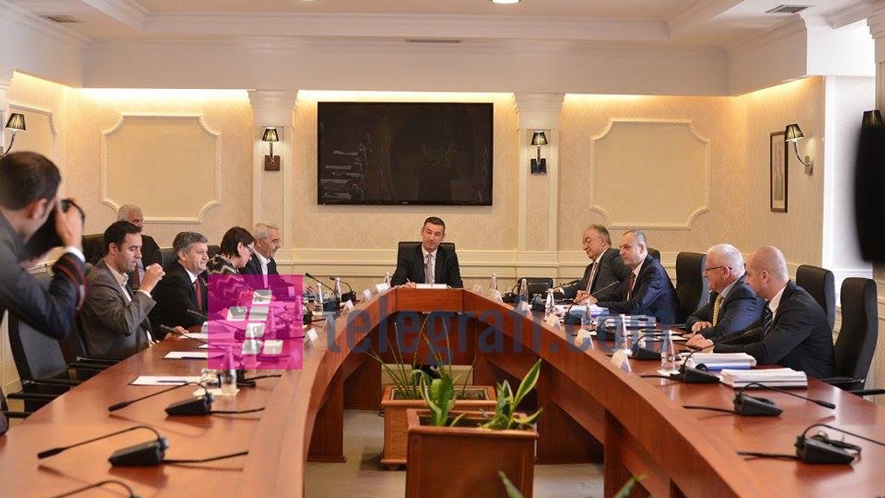 2016/06/kryuesia.jpg
