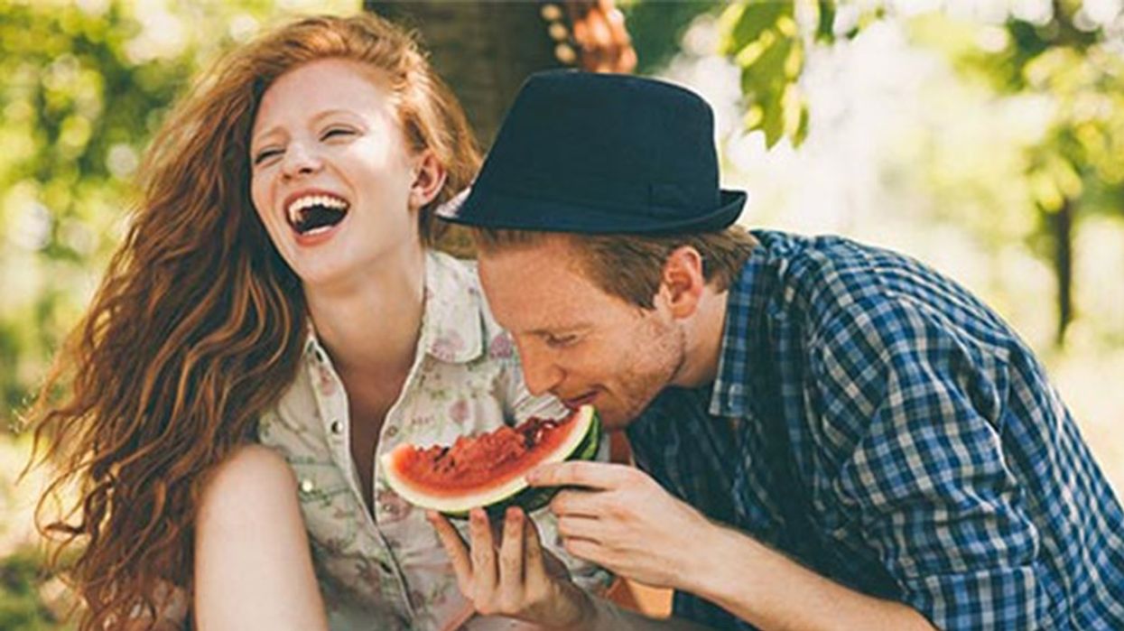 2016/06/man_woman_watermelon_picnic.jpg