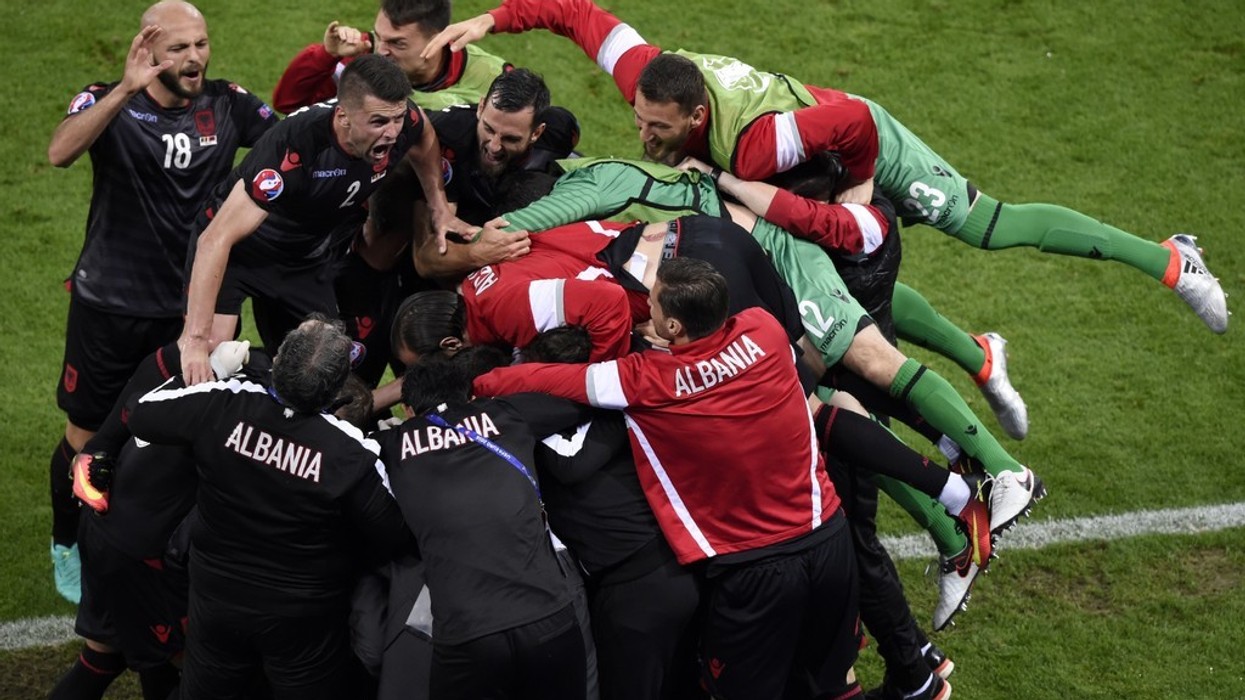 2016/06/RomaniavAlbaniaGroupUEFAEuro2016PDEGEJkifL3x.jpg