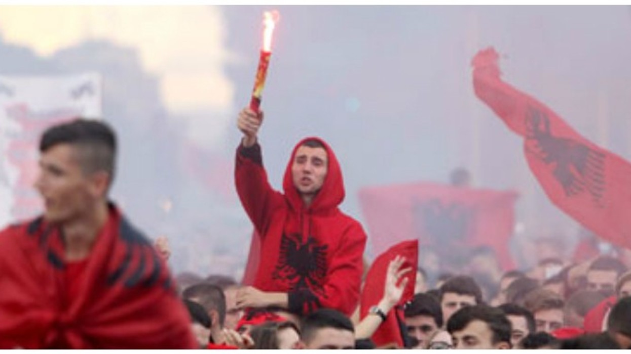 2016/06/tifo-10.jpg