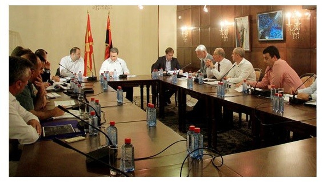 2016/07/Gruevski-kryetaret-e-komuinave.jpg