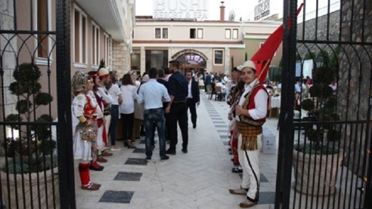 2016/07/Manifestim-për-20-vjetorin-e-Fondacionit-“Dituria”.jpg