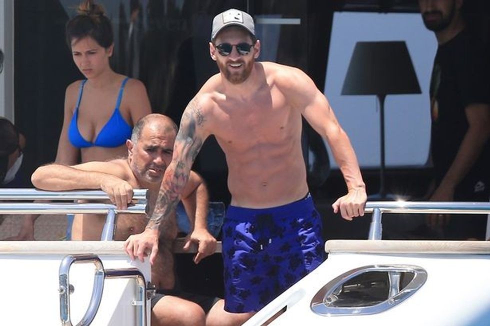 2016/07/PAY-Lionel-Messi-on-holiday-in-Ibiza-on-a-yacht.jpg