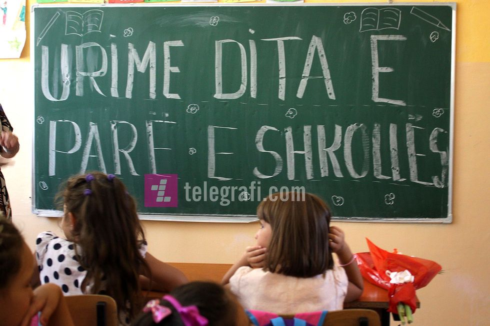 2016/08/fillimi-i-vitit-te-ri-shkollor-nxenesit-foto-ridvan-slivova-1-1.jpg