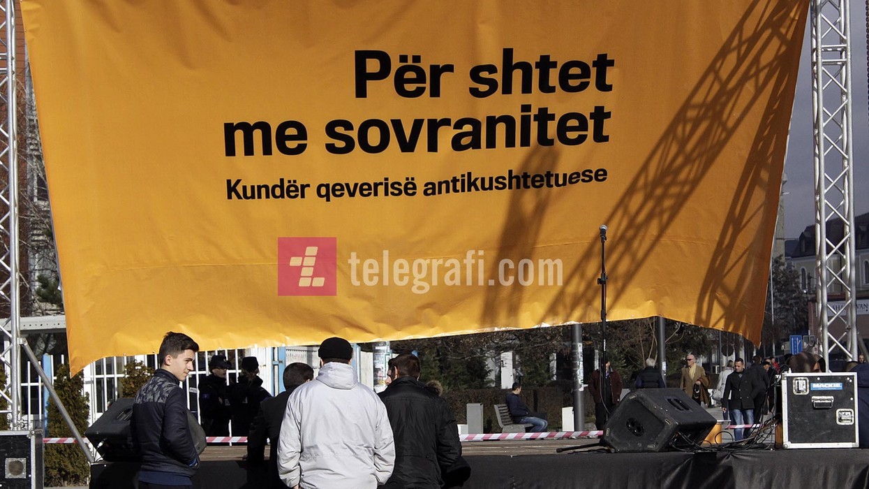 2016/08/Protesta-e-opozites-dhe-e-qytetareve-9-Janar-2016-foto-Ridvan-Slivova-4.jpg