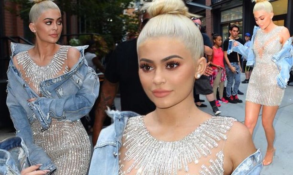 2016/09/kyliejenner.jpg