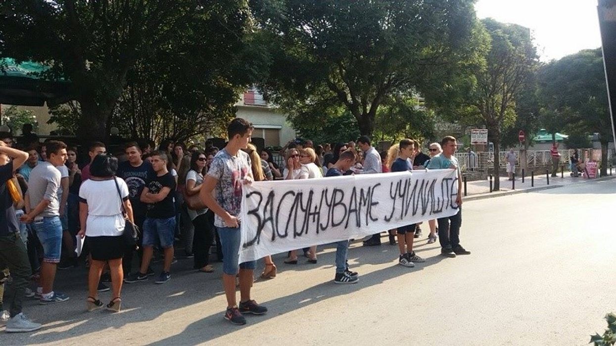 2016/09/Protestojne-Gjimnazistet-maqedonas-te-Tetoves.jpg