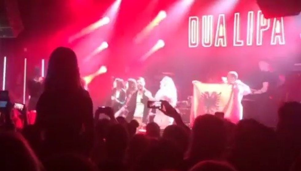 2016/10/Dua-Lipa.jpg