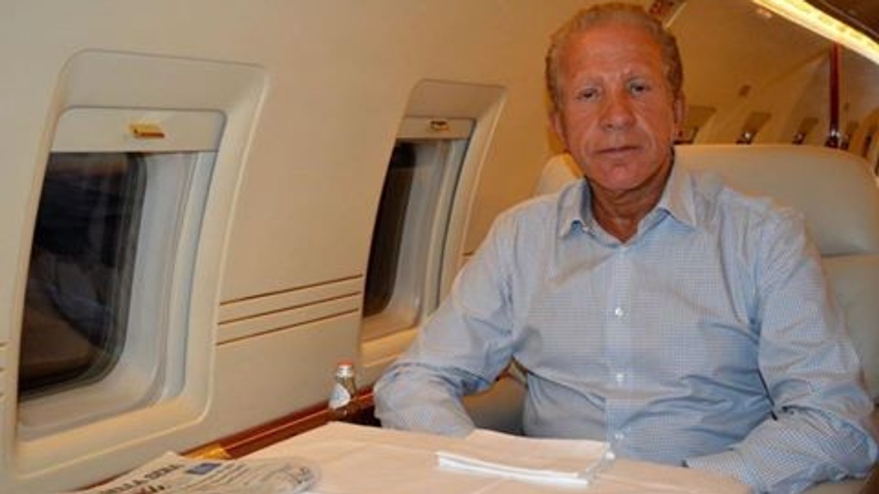 2016/10/pacolli-fansave.jpg