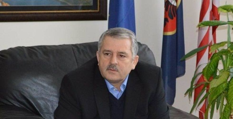 2016/10/veliu-2.jpg
