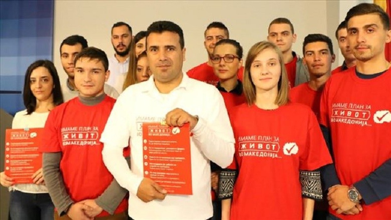 2016/10/Zoran-Zaev-takim-me-rinine.jpg