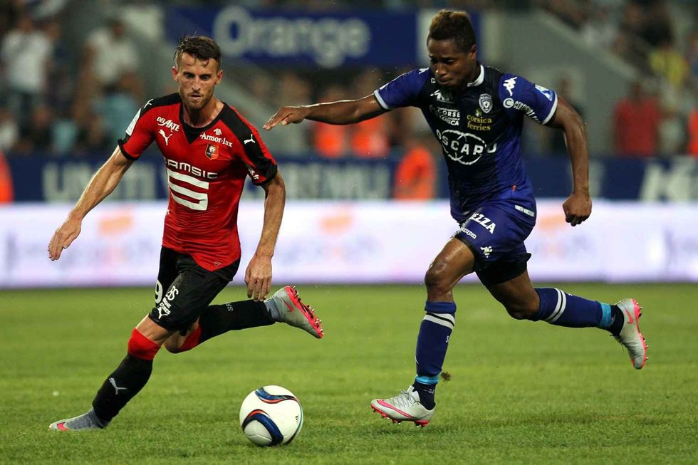 2016/11/2048x1536-fit_rennais-ermir-lenjani-prete-depuis-nantes-tente-opposer-francois-kamano-auteur-but-victoire-bastiaise-face-srfc-8-aout-2015.jpg
