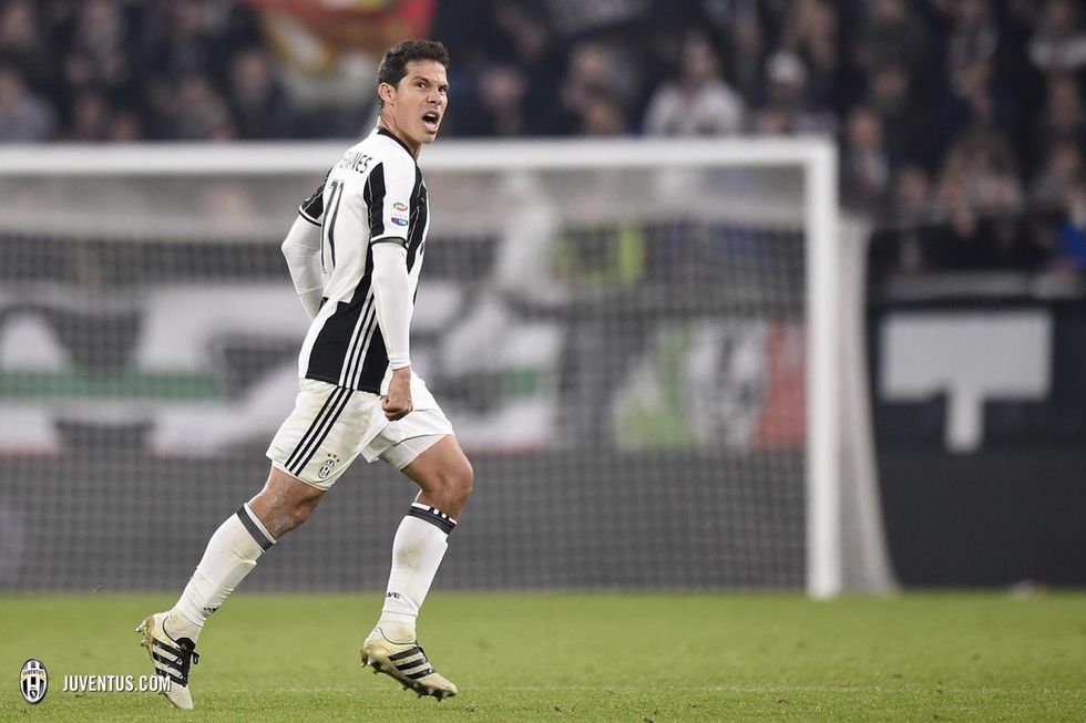 2016/11/hernanes-e1479590272401.jpg