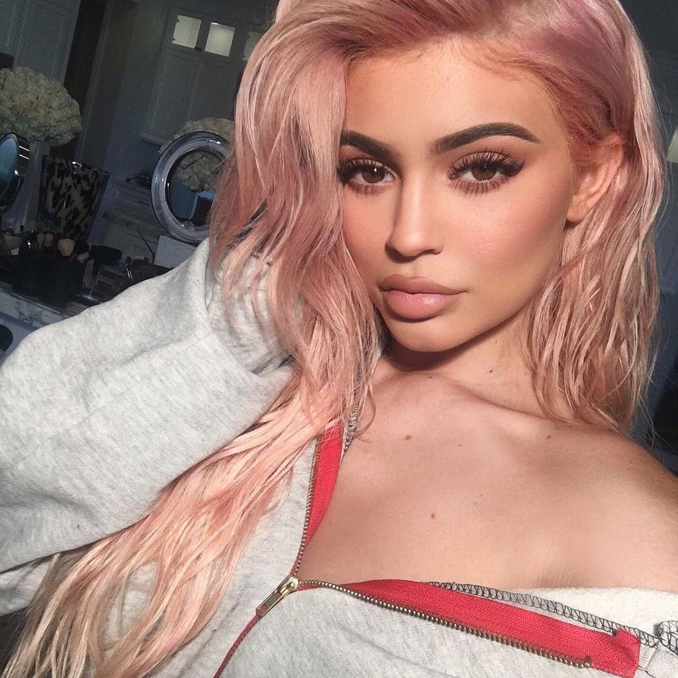 2016/11/kyliejenner-e1480252524981.jpg