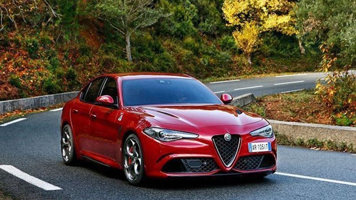 2016/12/Alfa-Romeo-mohon-se-në-fotografitë-e-rrjedhura-shfaqet-Giulia-Wagon-foto.jpg