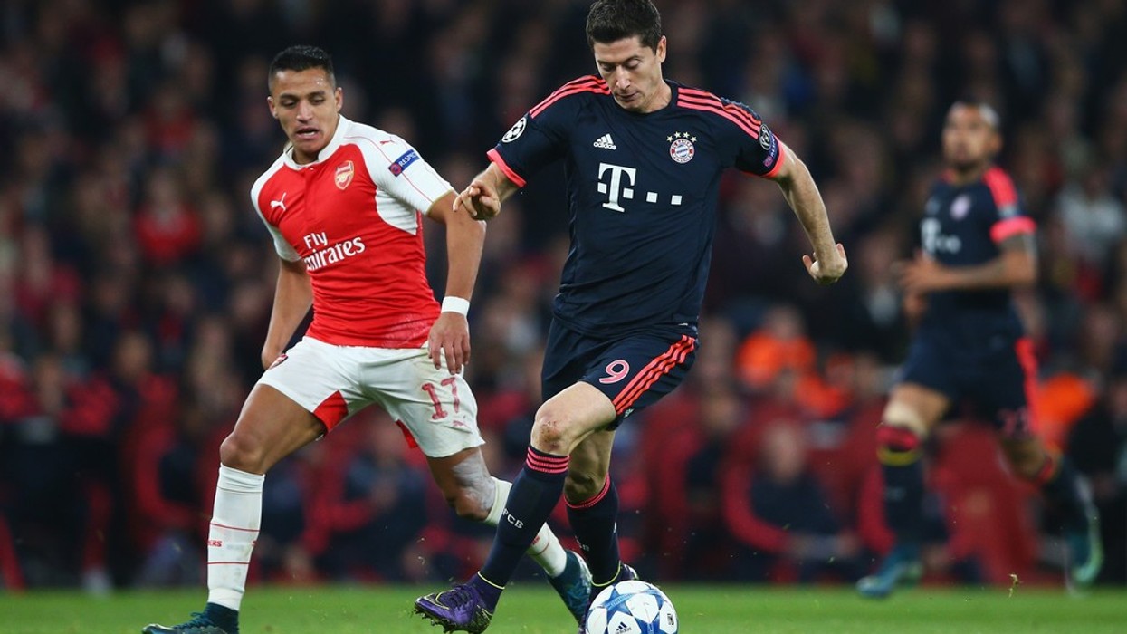 2016/12/ArsenalFCvFCBayernMunchenUEFAChampionsEb7pOPX24gAx.jpg