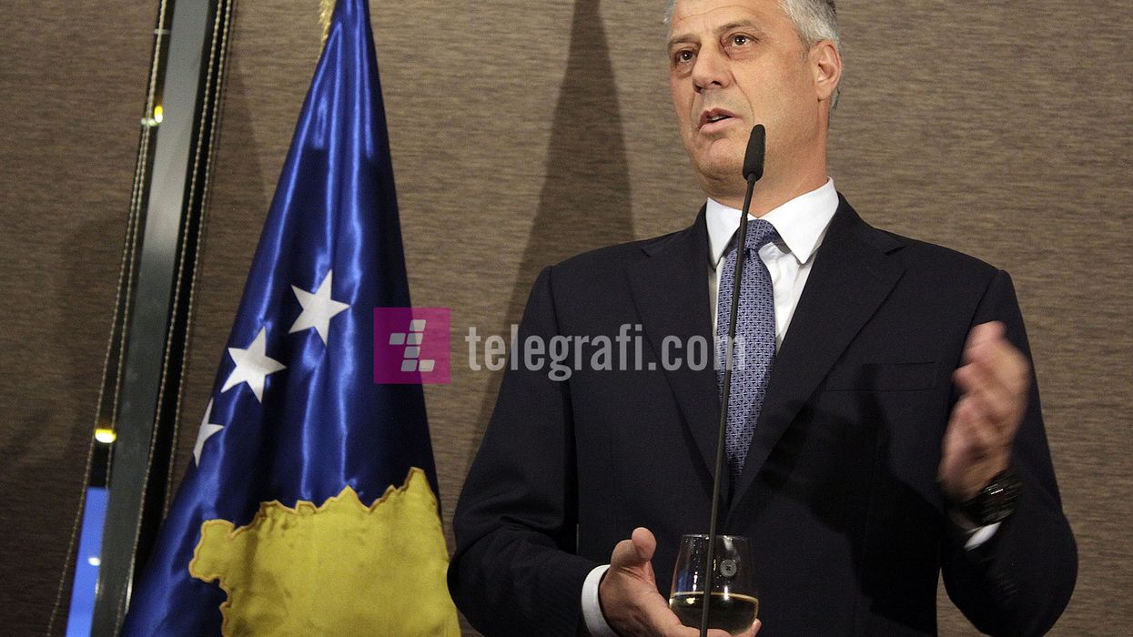 2016/12/Dita-Boterore-te-Lirise-se-Shtypit-Hashim-Thaci-me-perfaqesuesit-e-medieve-foto-Ridvan-Slivova-15.jpg