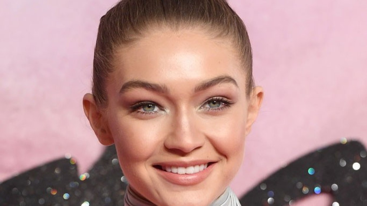 2016/12/GigiHadid.jpg