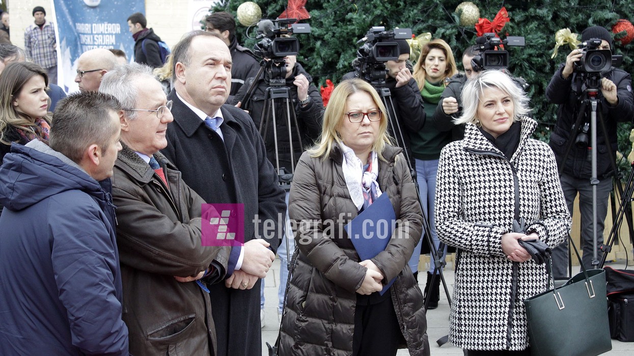 2016/12/Hapja-e-panairit-dimror-foto-Ridvan-Slivova-9.jpg