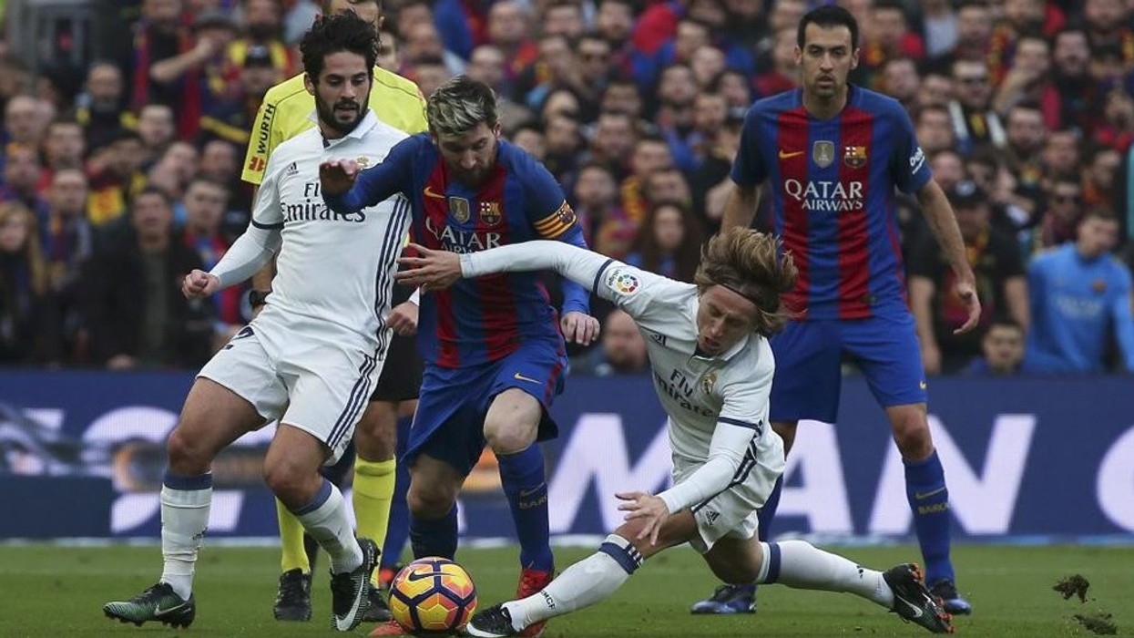2016/12/messi-vs-modric-e1480781258646.jpg