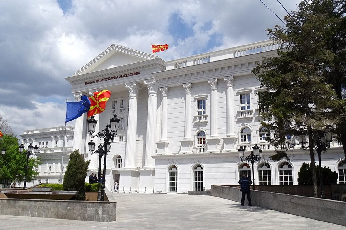 Qeveria dërgon në Kuvend emrat e rinj të zv. ministrit të Arsimit dhe Mbrojtjes Qeveria dërgon në Kuvend emrat e rinj të zv. ministrit të Arsimit dhe Mbrojtjes