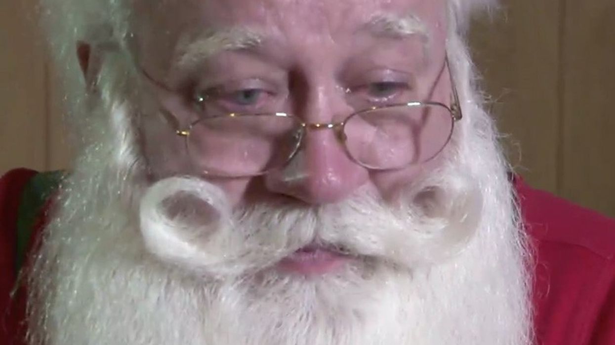 2016/12/sad-crying-santa-claus-eric-schmitt-matzen.jpg