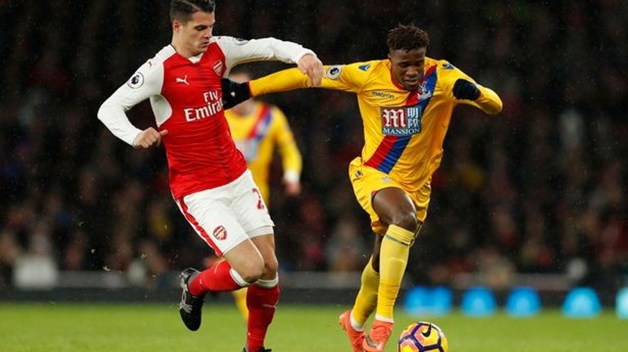 2017/01/Arsenals-Granit-Xhaka-in-action-with-Crystal-Palaces-Wilfried-Zaha-e1483300658189.jpg