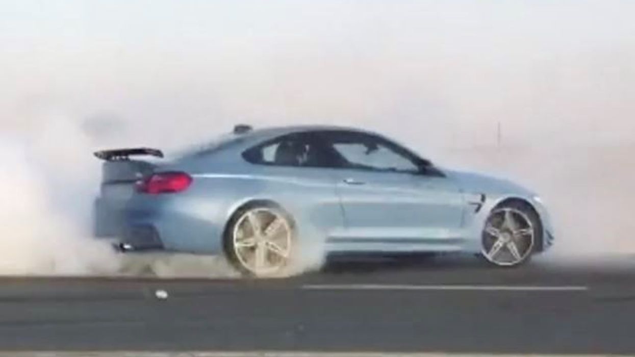 2017/01/BMW-M4-bën-rrëshqitje-dhe-gjiro-më-të-shpejta-se-që-pritej-foto.jpg