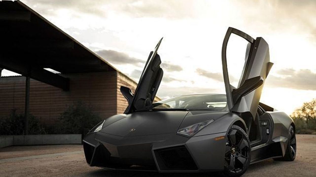 2017/01/Ky-Lamborghini-Reventon-do-te-humbe-ne-ankand-33-per-qind-te-vleters-foto.jpg