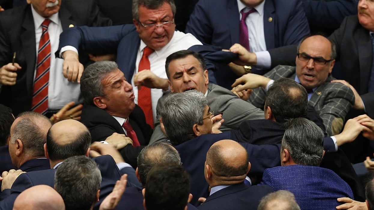 2017/01/parlament-11.jpg