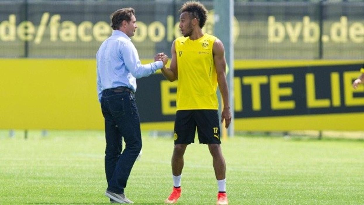 2017/02/borussia-dortmunds-sportdirektor-michael-zorc-li-und-pierre-emerick-aubameyang-.jpg