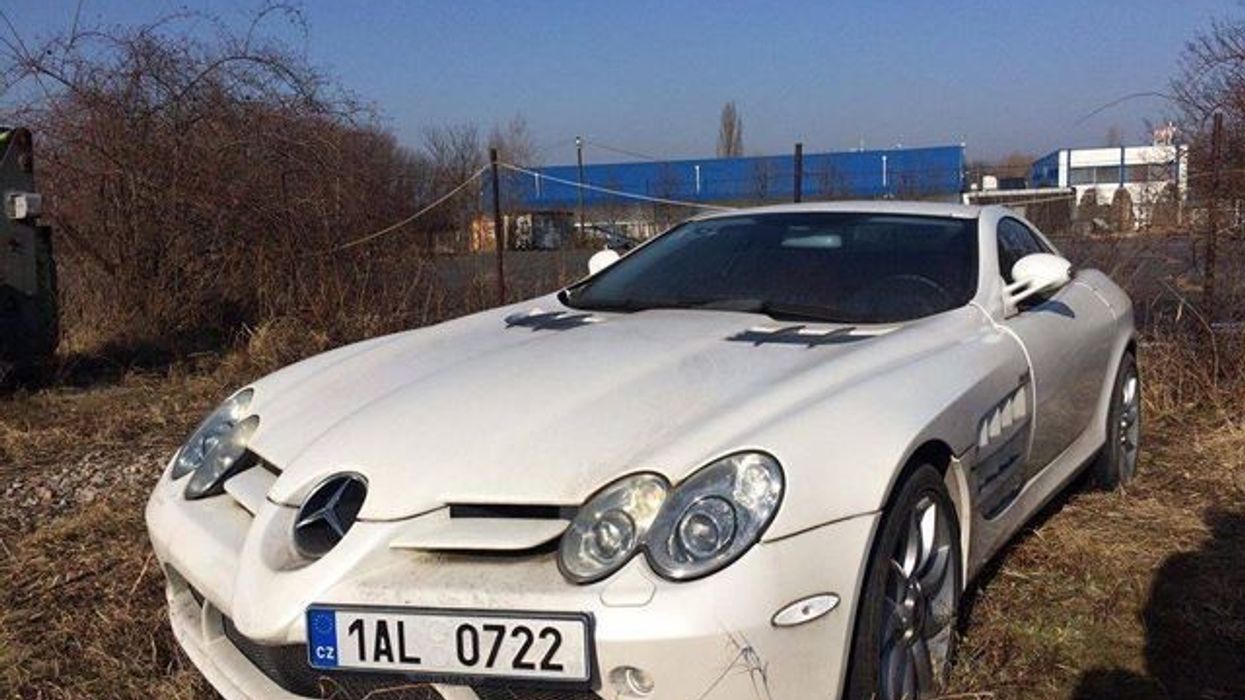 2017/02/Konfiskohet-Mercedes-Benz-SLR-McLaren-lihet-i-braktisur-per-gjashte-vjet-foto.jpg