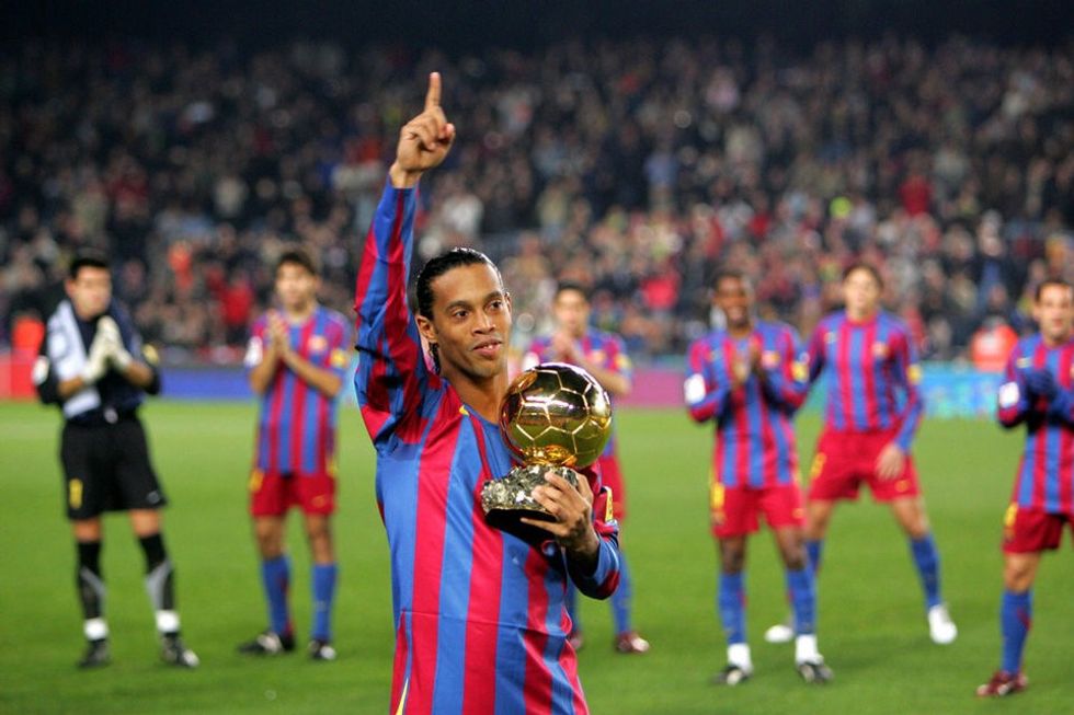 2017/02/ob_8587ab_01-ronaldinho-ofrece-al-publico-e-54356552319-541.jpg