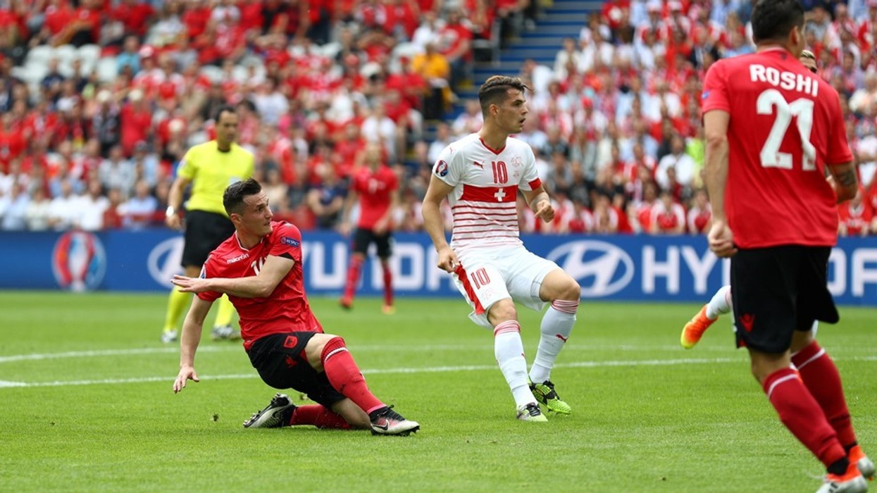 2017/03/taulant_xhaka_vs_granit_xhaka_shooting_albsui_euro2016.jpg