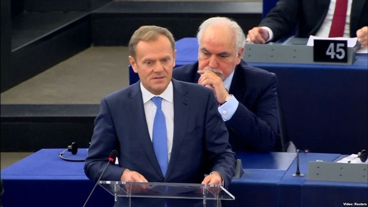 2017/03/tusk.jpg
