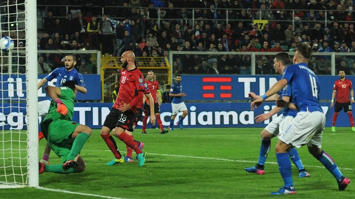 2017/04/3E9AA03200000578-4347182-Immobile_sees_his_header_go_into_Albania_s_top_corner_to_put_Ita-a-71_1490402813540-1.jpg