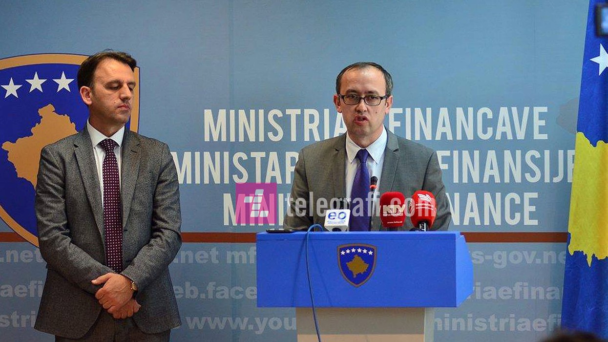 2017/04/Avdullah-Hoti-konference-publikimin-e-te-dhenave-mujore-fiskale-foto-Ridvan-Slivova-6.jpg