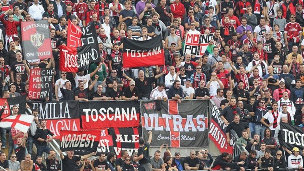 2017/04/milan-fans.jpg
