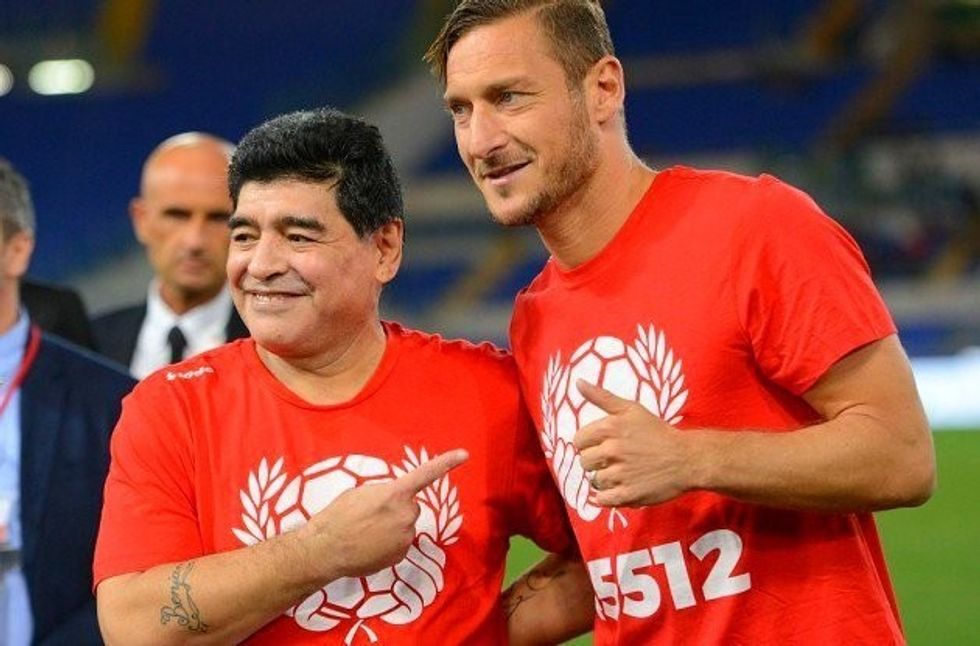 2017/05/maradona-totti-e1495488416157.jpg