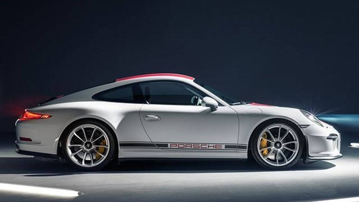 2017/05/Porsche-nuk-iu-shet-modelin-911-R-shofereve-qe-kane-shkaktuar-me-pare-aksidente-foto.jpg