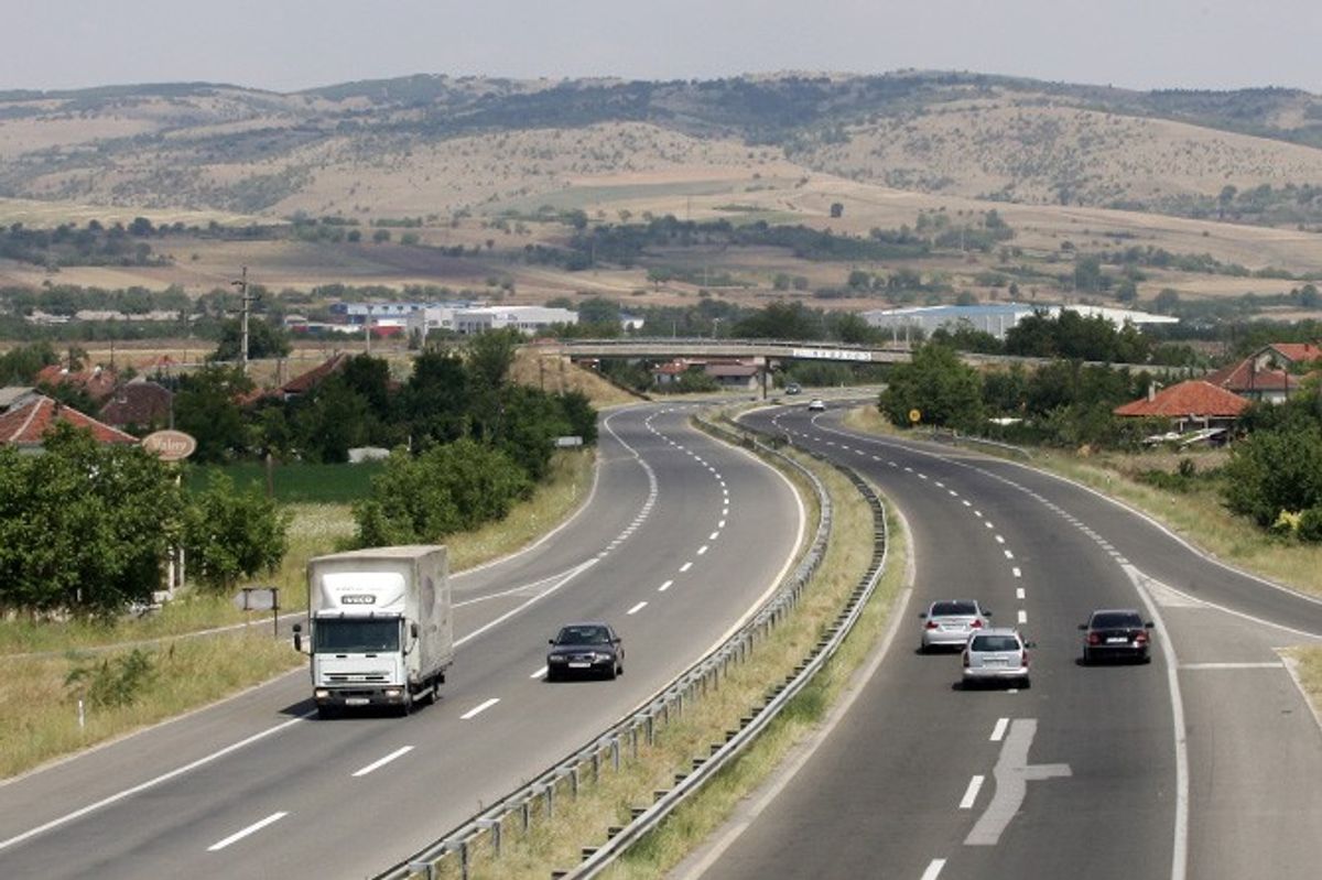 LAMM: Trafiku në rrugë të lagështa, nuk ka vonesa në pikat kufitare LAMM: Trafiku në rrugë të lagështa, nuk ka vonesa në pikat kufitare