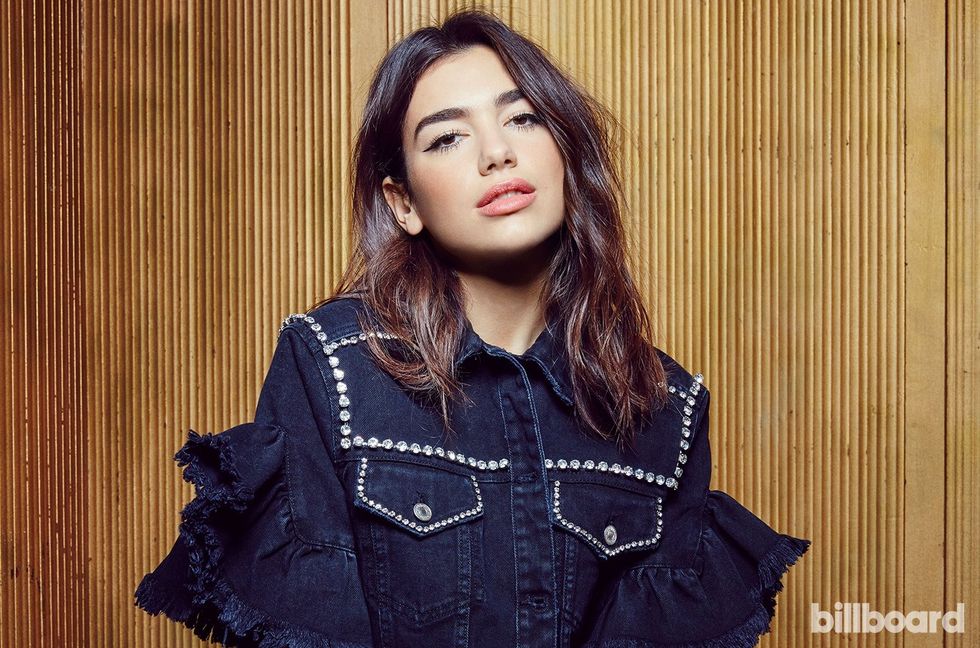 2017/06/dua-lipa-7-e1504550945455.jpg
