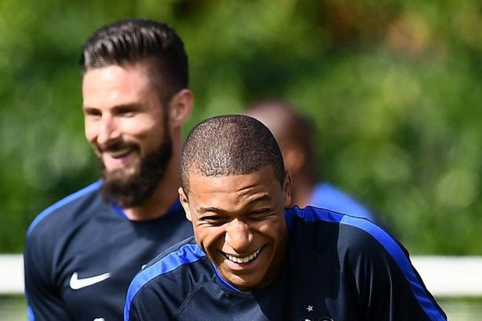 2017/06/giroud-mbappe.jpg