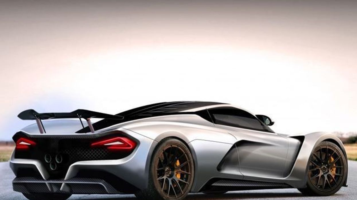 2017/06/Hennessey-do-të-lansojë-hiper-veturen-qe-tejkalon-shpejtesine-e-Bugatti-Veyron-foto.jpg