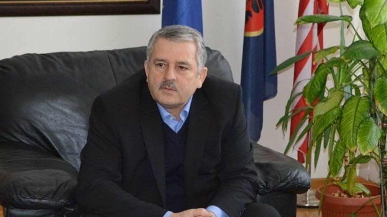 2017/06/veliu.jpg