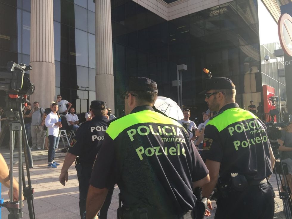2017/07/DGDA7yTUIAEO8YX.jpg