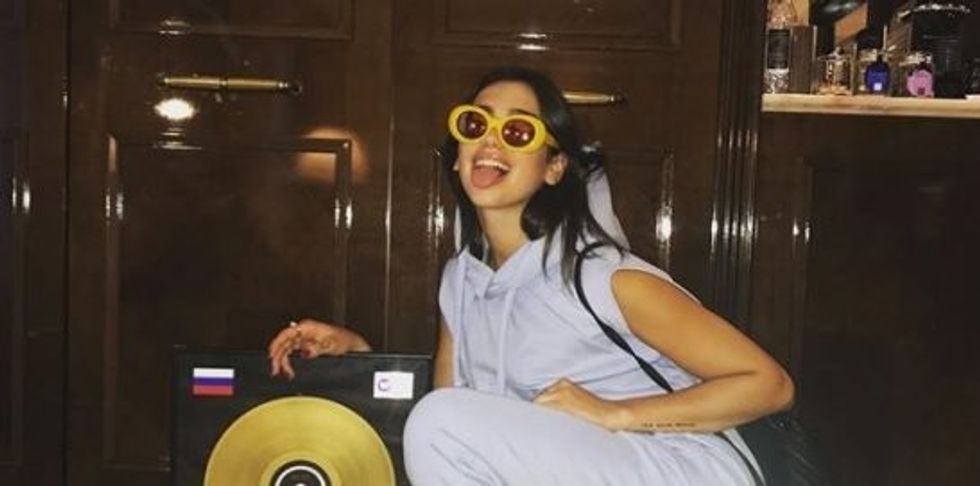 2017/07/dua-lipa-4.jpg